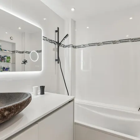 Authentique Design Dans L'auteuil By Weekome Apartamento Paris